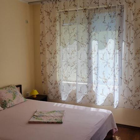 Apartment Lazur By The Sea Ravda Esterno foto