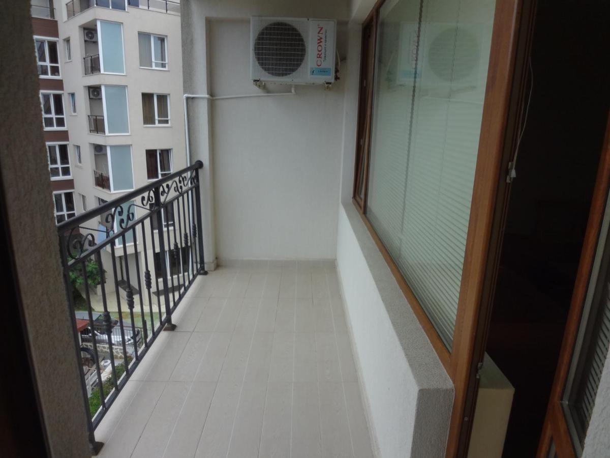 Apartment Lazur By The Sea Ravda Esterno foto