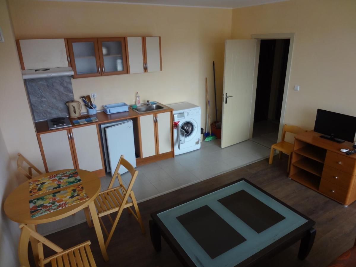 Apartment Lazur By The Sea Ravda Esterno foto