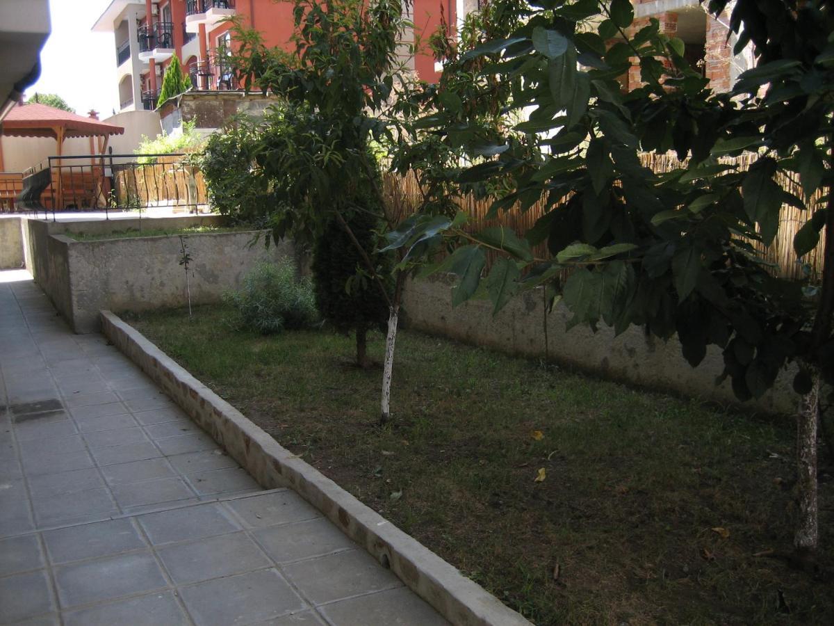 Apartment Lazur By The Sea Ravda Esterno foto