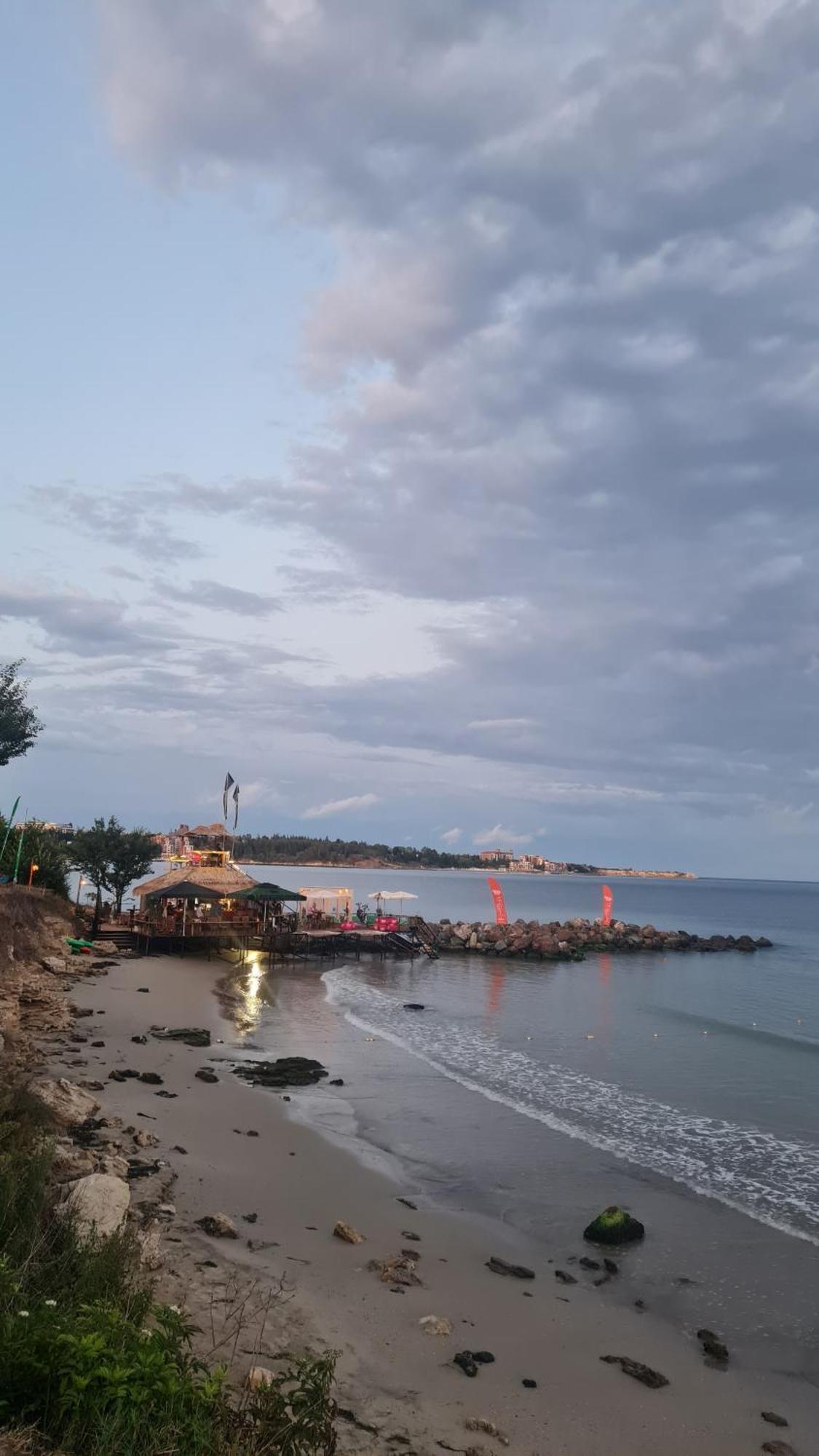 Apartment Lazur By The Sea Ravda Esterno foto
